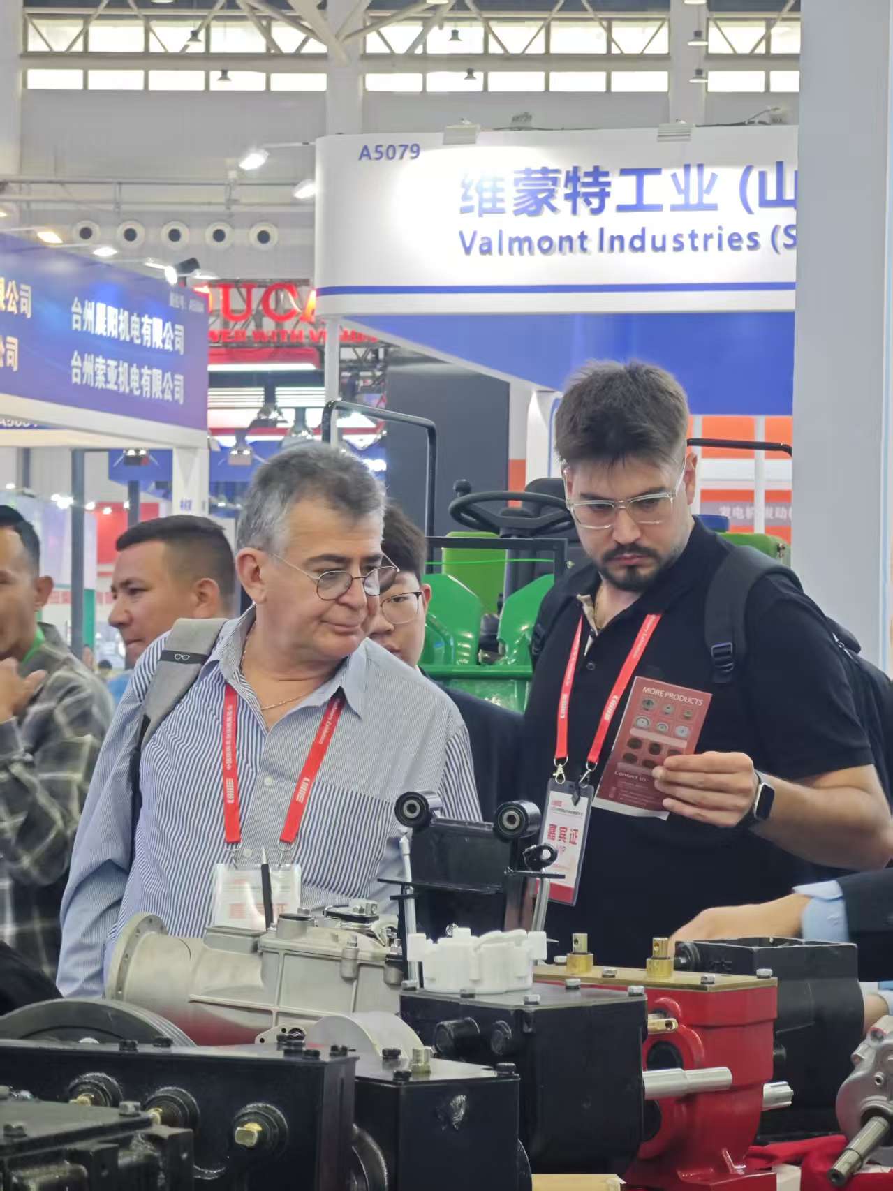 Customer discussing gearbox requirements