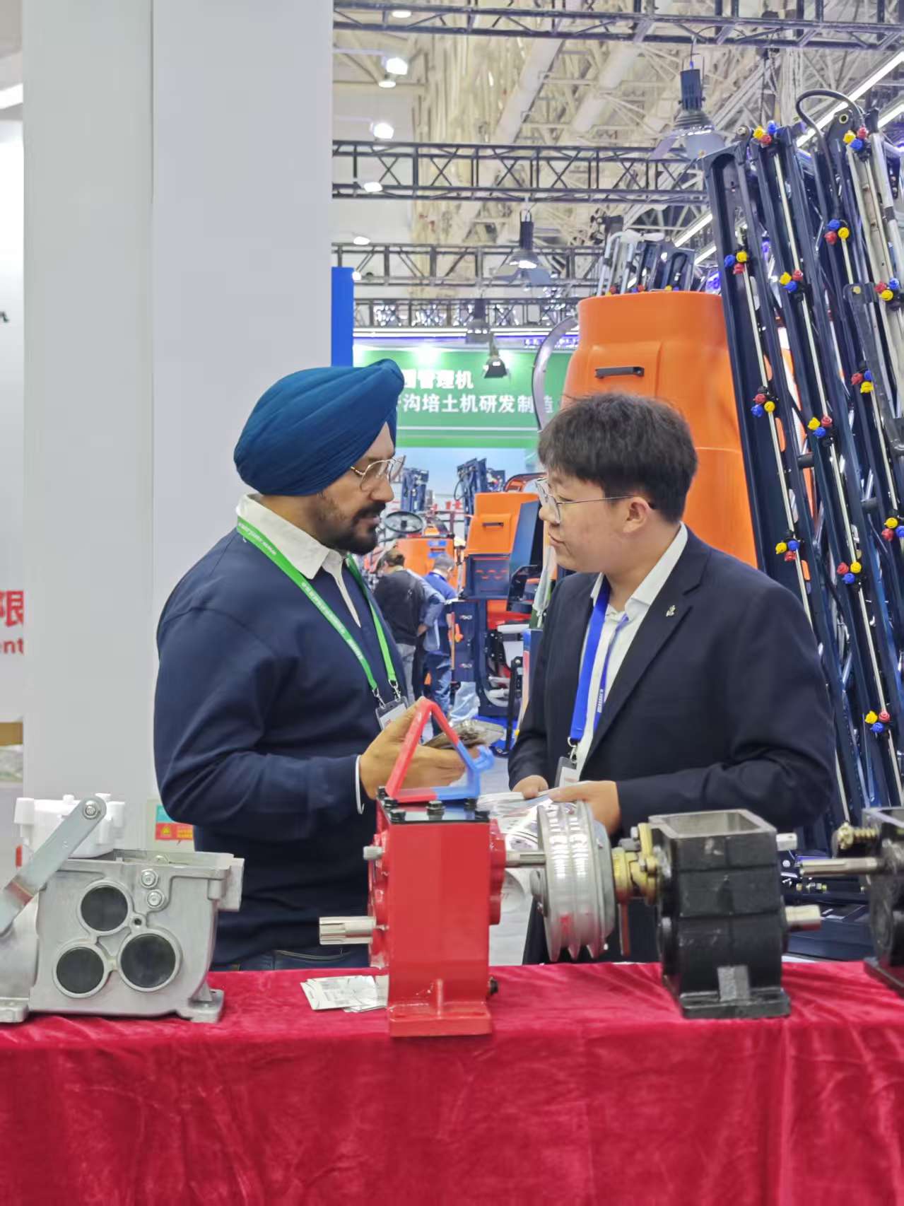 Visitors showing strong interest in Hongzone agricultural components